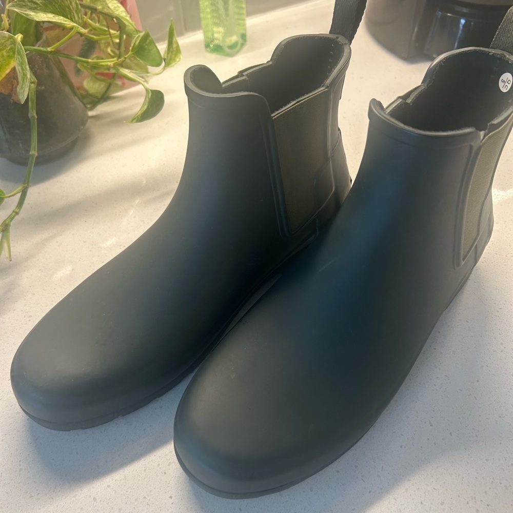 Hunter Chelsea boots